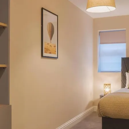 Modern 2 Bed Apartment - Allocated Parking Windsor Exterior photo