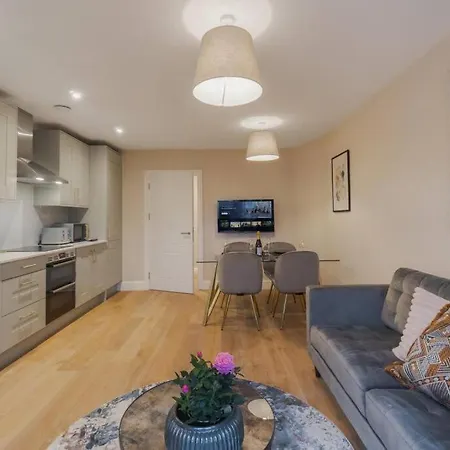 Modern 2 Bed Apartment - Allocated Parking Windsor Exterior photo