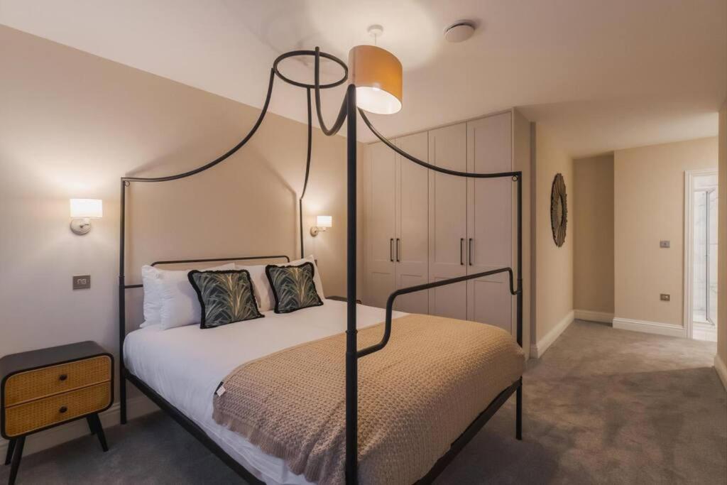Apartment Modern 2 Bed - Allocated Parking